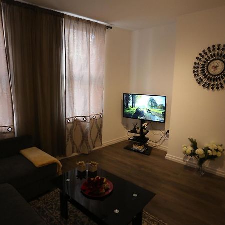 Luxury 1 Bedroom Flat In The Heart Of Wood Green Londýn Pokoj fotografie