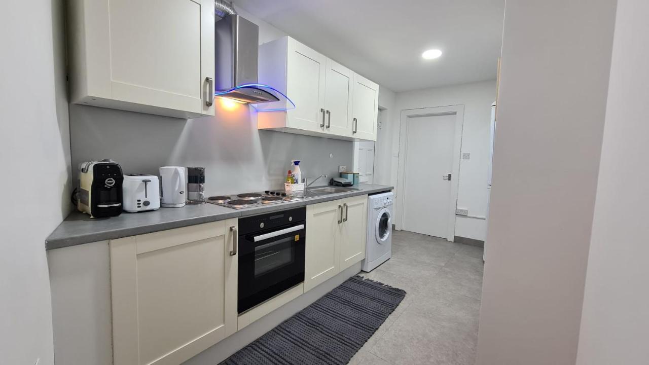 Luxury 1 Bedroom Flat In The Heart Of Wood Green Londýn Exteriér fotografie